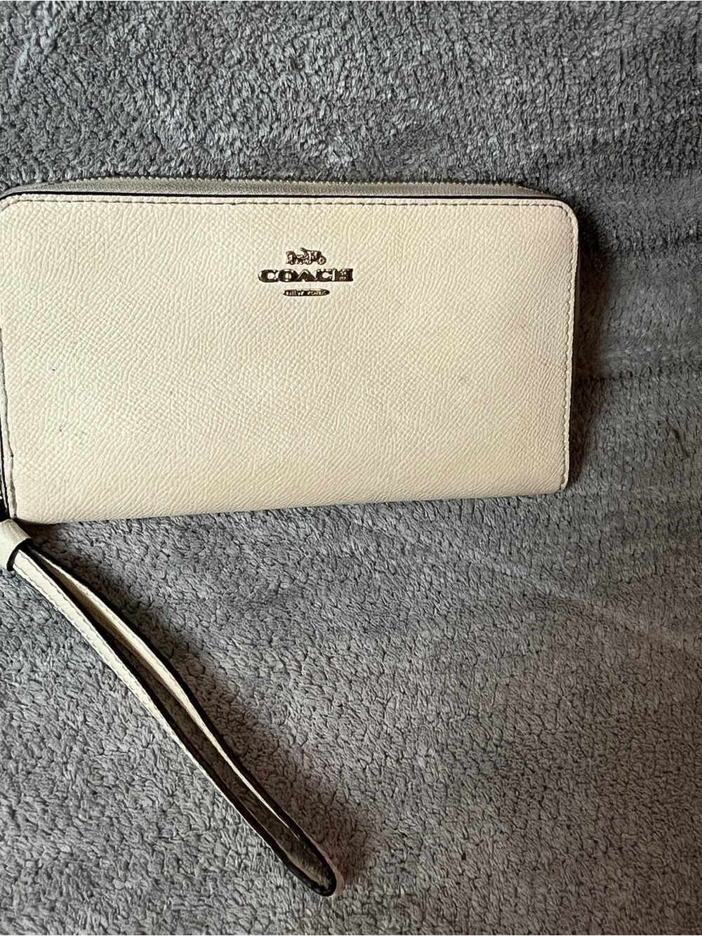 Coach Cream Leather Wristlet Wallet with gold hardware